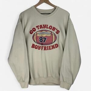 Taylor Swift boyfriend 87 chiefs sweatshirt karma is the guy on chiefs graphic